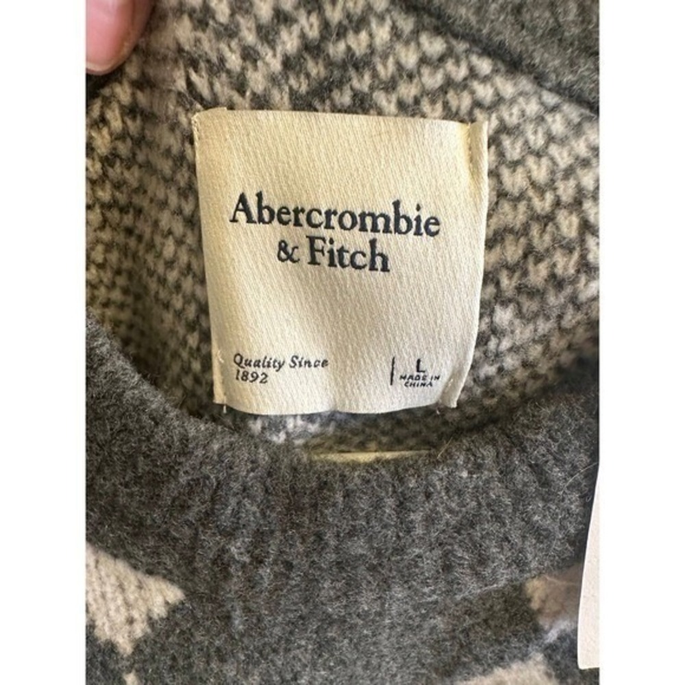 NWT Abercrombie & Fitch Argyle Knit Sweater - Size L – $70 Retail - Picture 4 of 4